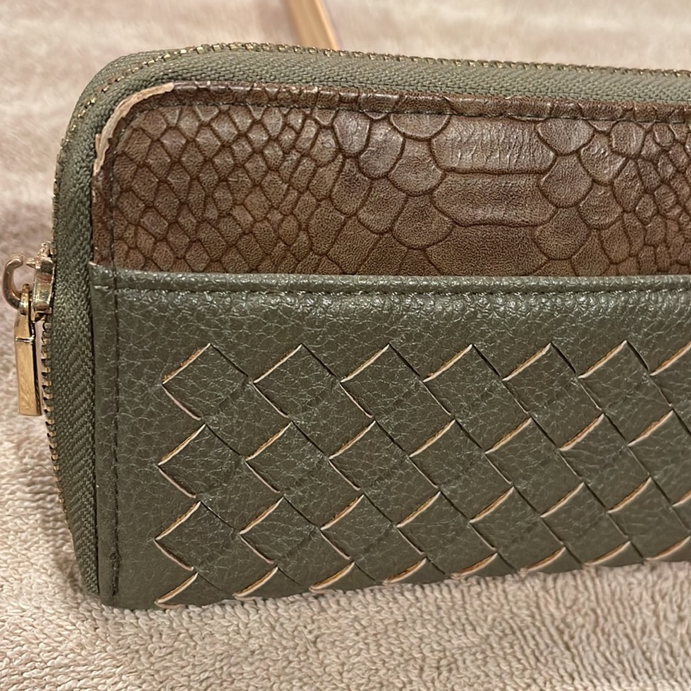 Small Wallet - Picture 2 of 4